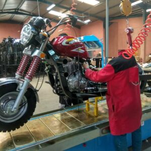 Ligne d'assemblage automatique de tricycles