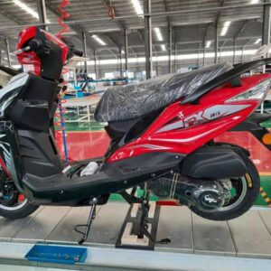 Ligne d'assemblage automatique de scooters